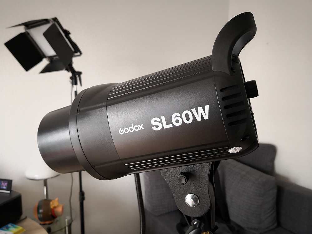 Are there issues on the Godox SL60W? - My Blog
